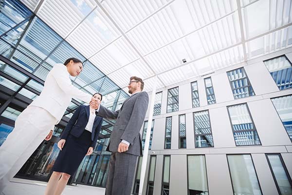 ICONIQUE Revolutionary Beauty Erfahrungen: Schweizer Exzellenz in der Hautpflege
